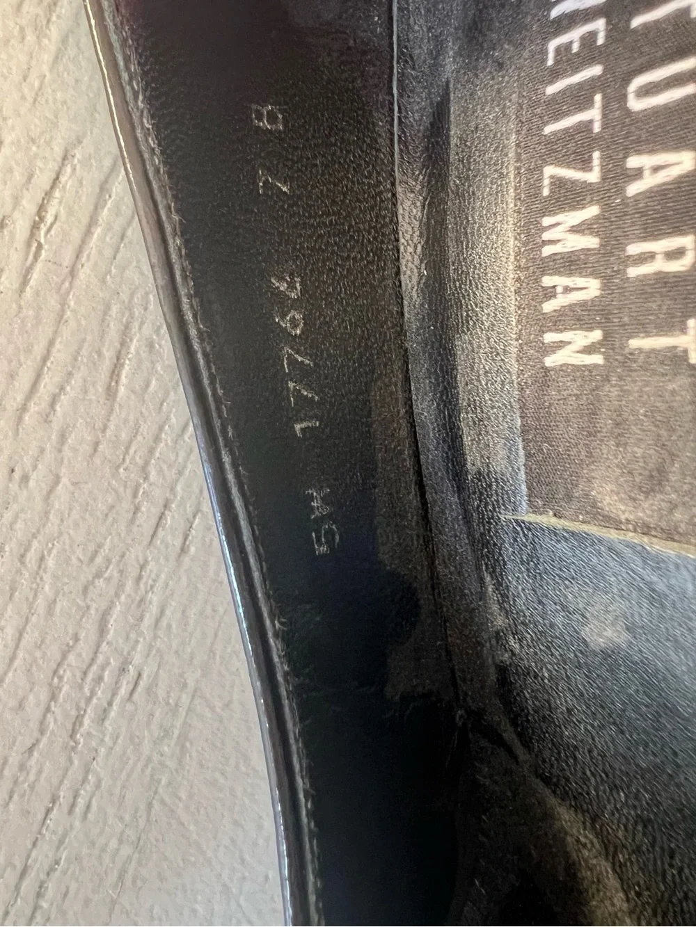 Stuart Weitzman Vintage Navy Suede Round-Toe Patent Block Heel - Picture 6 of 8